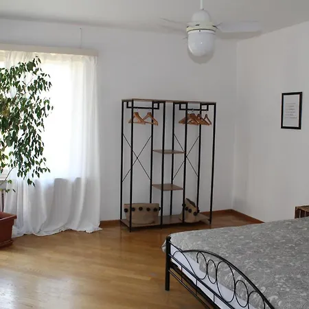 Con Terrazza A Due Minuti Dal Apartamento